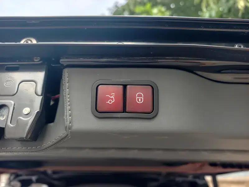 2022 Nissan Vito 2.0T Automatic Front-Wheel Drive 7-Seater Factory Custom Edition — миниатюра 9