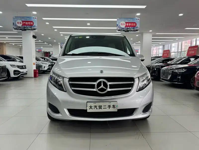 Mercedes-Benz V-Class 2017 V 260 Navigator Edition — миниатюра 2
