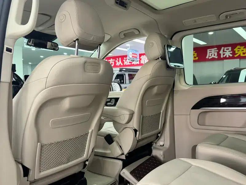 Mercedes-Benz V-Class 2017 V 260 Navigator Edition — миниатюра 11