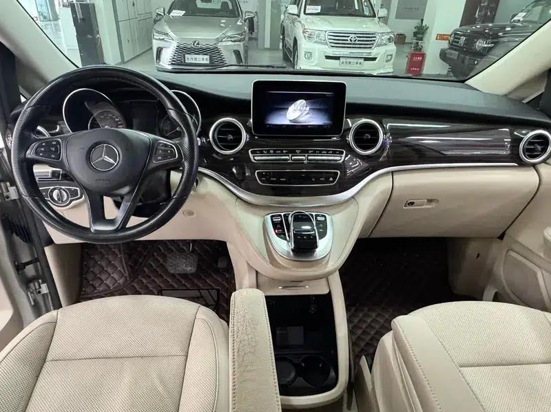 Mercedes-Benz V-Class 2017 V 260 Navigator Edition — миниатюра 7