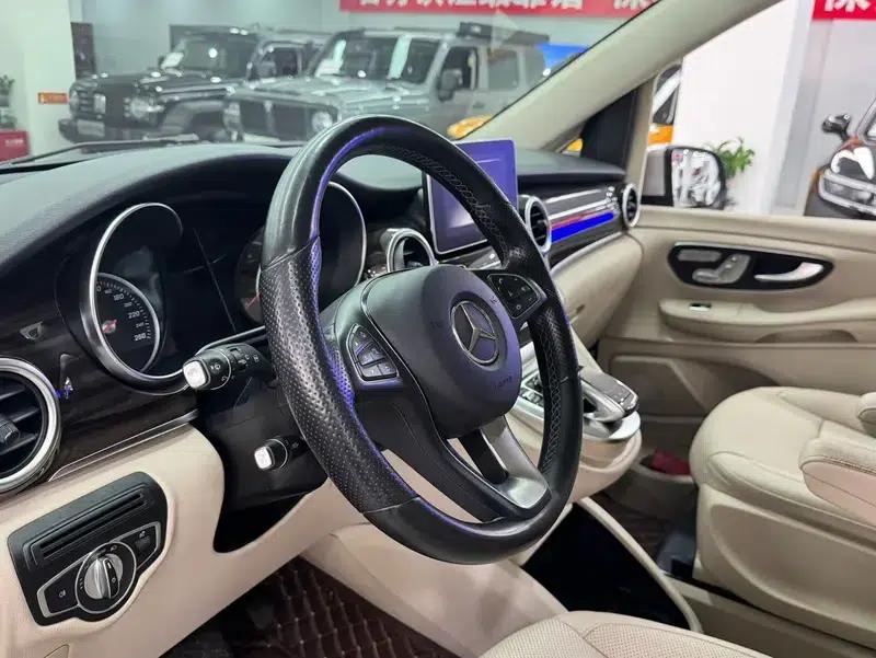Mercedes-Benz V-Class 2017 V 260 Navigator Edition — миниатюра 9