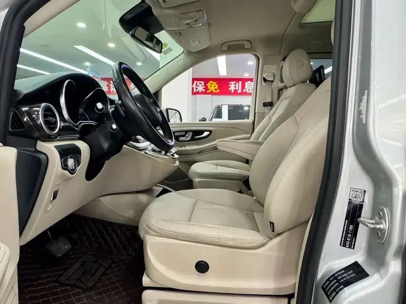 Mercedes-Benz V-Class 2017 V 260 Navigator Edition — миниатюра 10