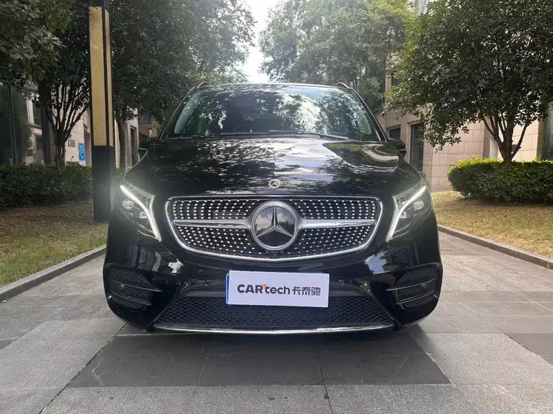 Mercedes-Benz V-Class 2022 V 260 L Long Wheelbase Luxury Edition — миниатюра 2