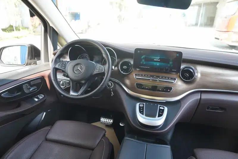 Mercedes-Benz V-Class 2022 V 260 L Long Wheelbase Luxury Edition — миниатюра 17