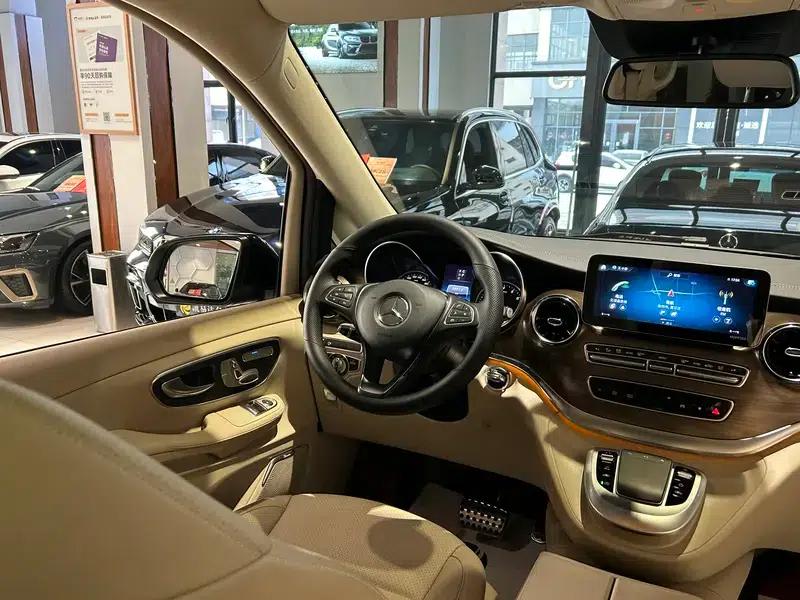 Mercedes-Benz V-Class 2020 V 260 L Long Wheelbase Luxury Edition — миниатюра 14