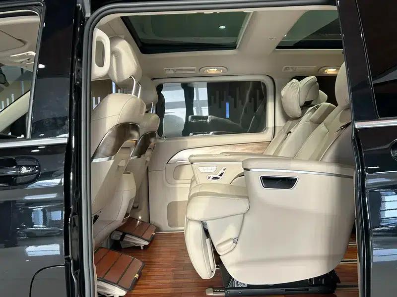 Mercedes-Benz V-Class 2020 V 260 L Long Wheelbase Luxury Edition — миниатюра 17