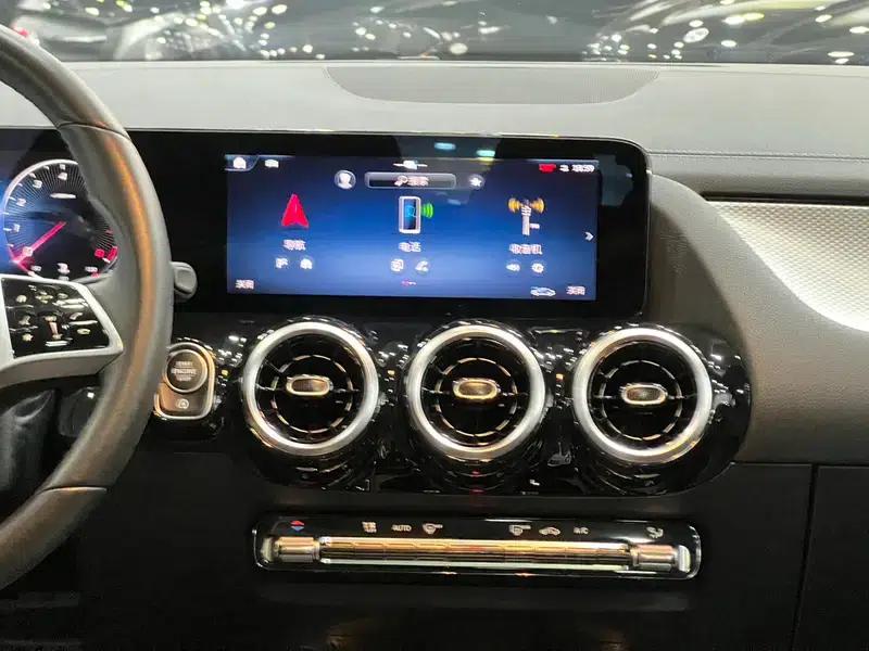 2024 Mercedes-Benz GLA 200 — миниатюра 13