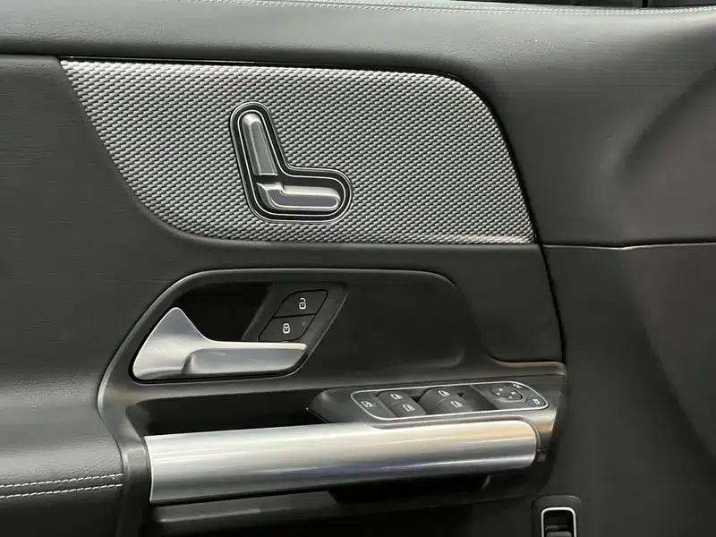 2024 Mercedes-Benz GLA 200 — миниатюра 10