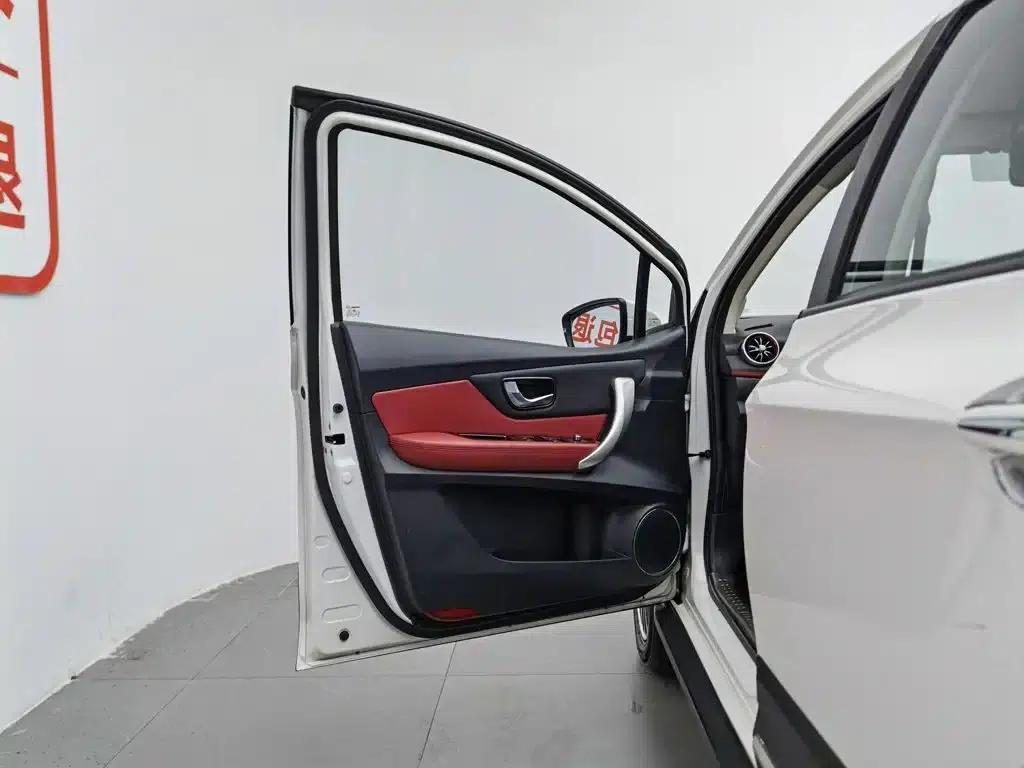 Haval H1 2016 Facelift Blue Label 1.5L AMT Luxury — миниатюра 8