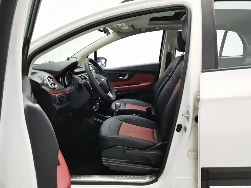 Haval H1 2016 Facelift Blue Label 1.5L AMT Luxury — миниатюра 10