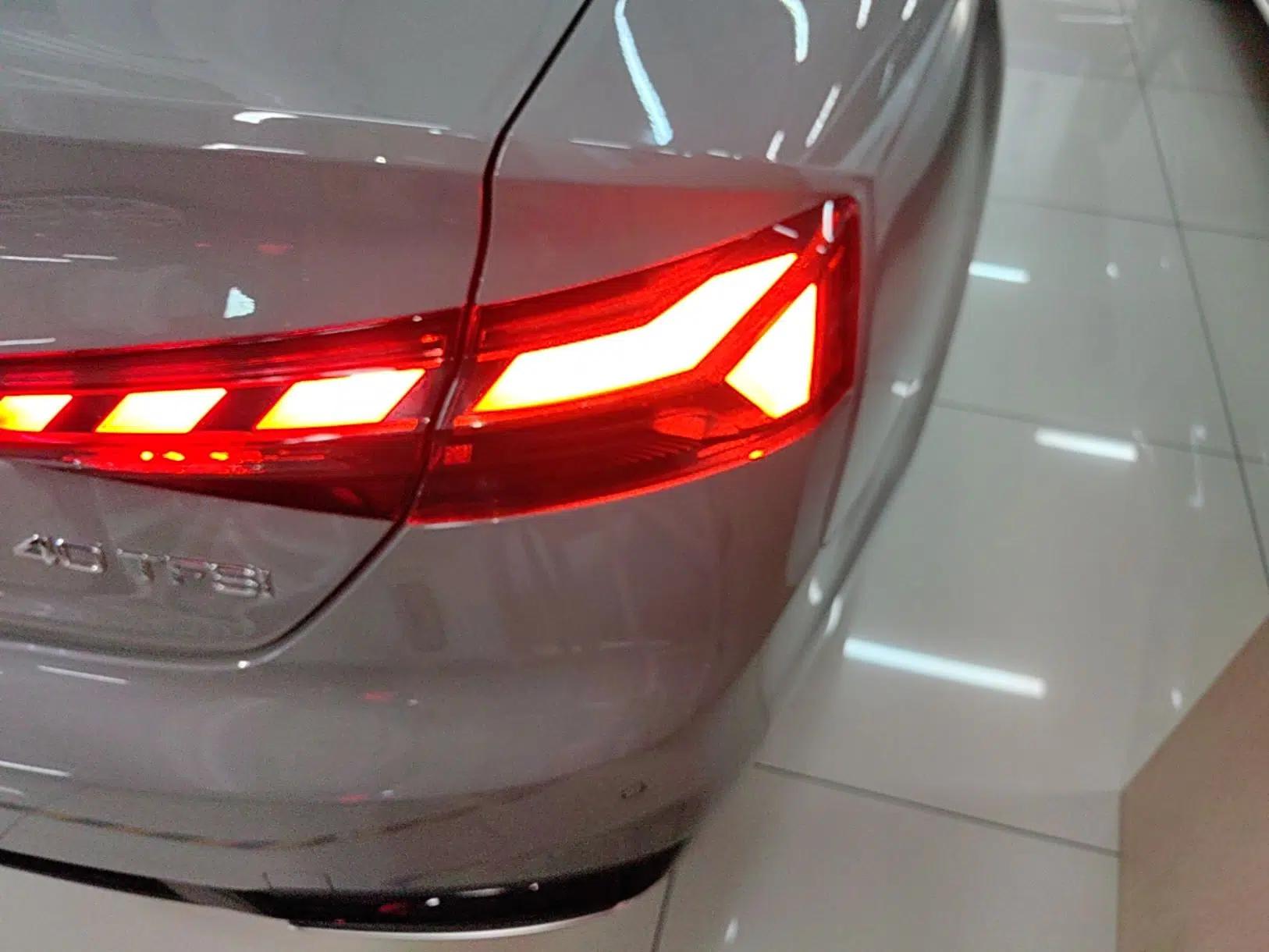 Audi A5 2022 Sportback 40 TFSI Stylish and Elegant Model — миниатюра 14