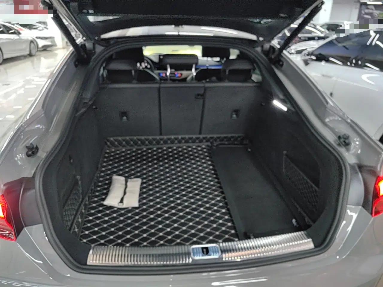 Audi A5 2022 Sportback 40 TFSI Stylish and Elegant Model — миниатюра 27