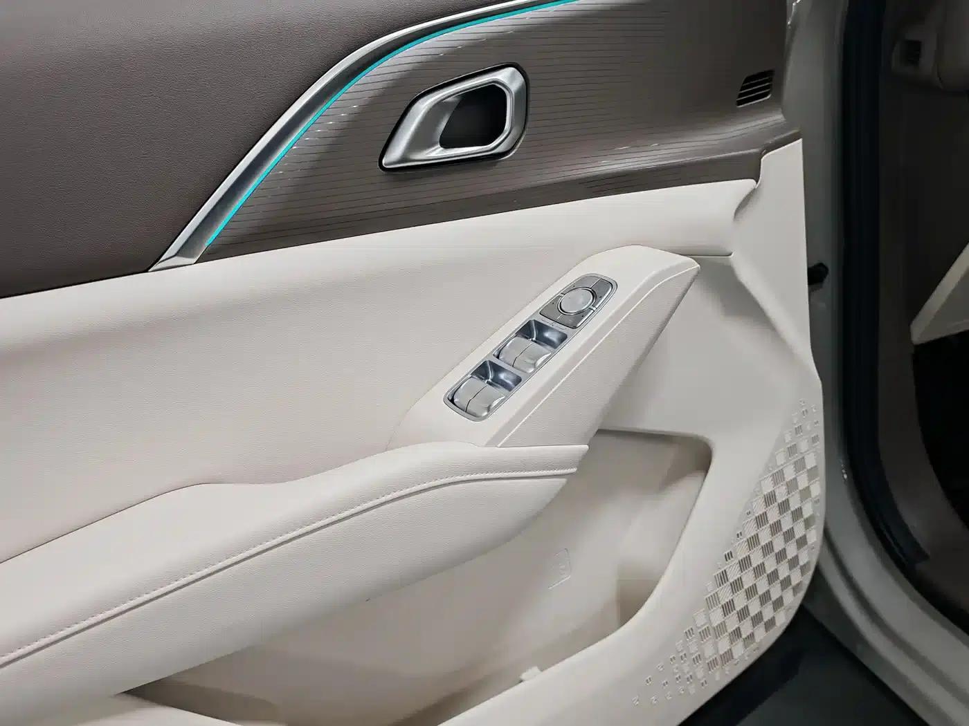 Haval Xiaolong MAX 2025 Hi4 165 Ultra Smart Driving Edition — миниатюра 8