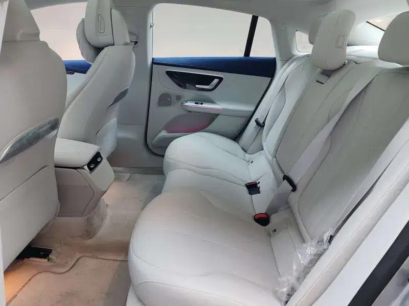 Mercedes-Benz EQE 2025 EQE 500 4MATIC Luxury Edition — миниатюра 15