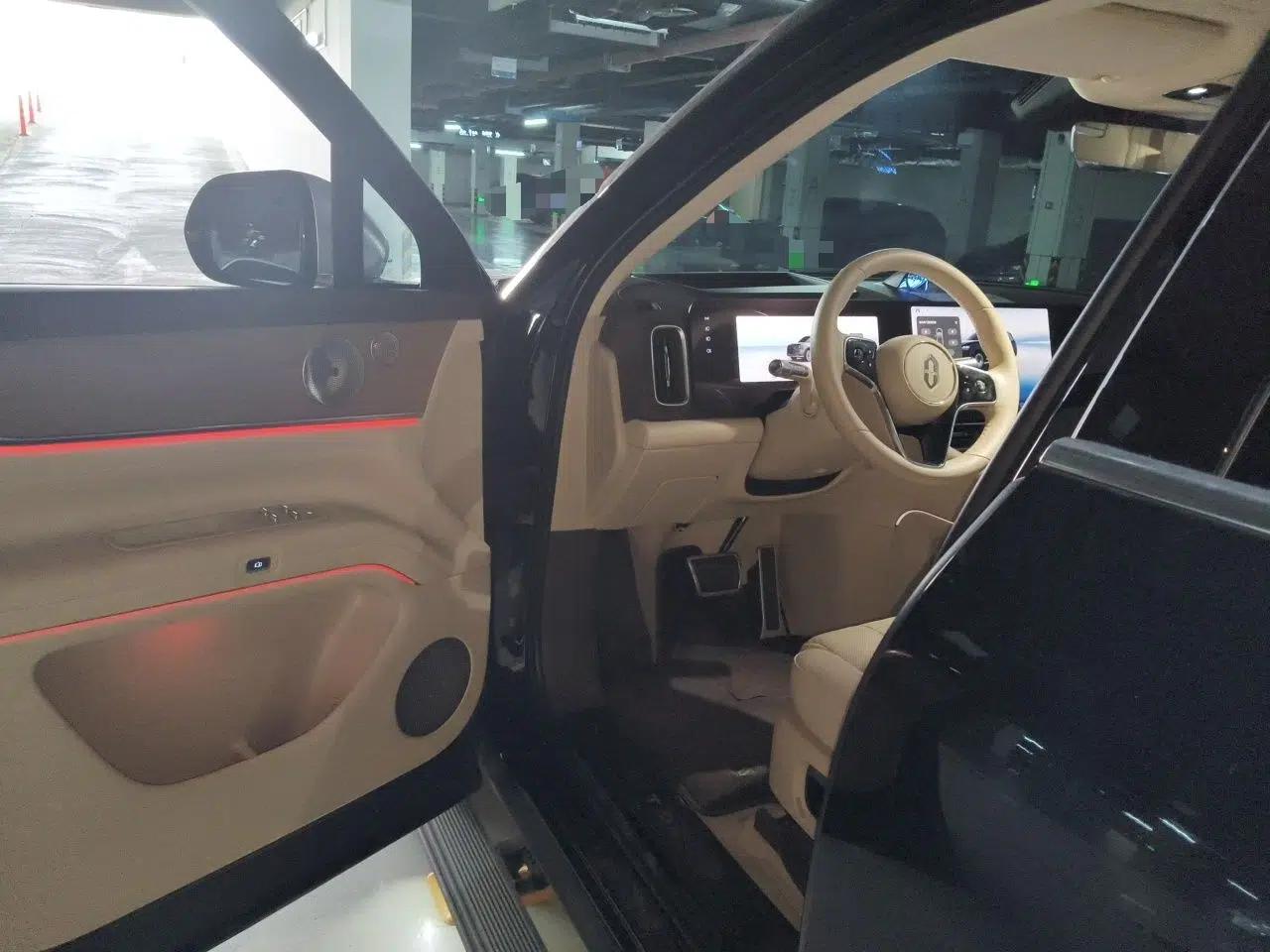 Hima AITO M9 2024 Range-Extended Ultra Version 52 kWh 5-Seater Model — миниатюра 16