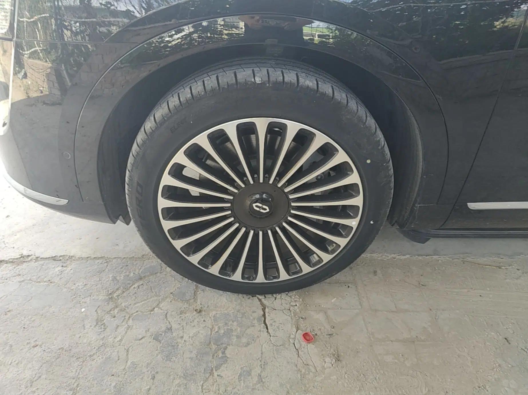 Hima AITO M9 2025 Extended-Range Ultra Version 52 kWh 6-Seater — миниатюра 10