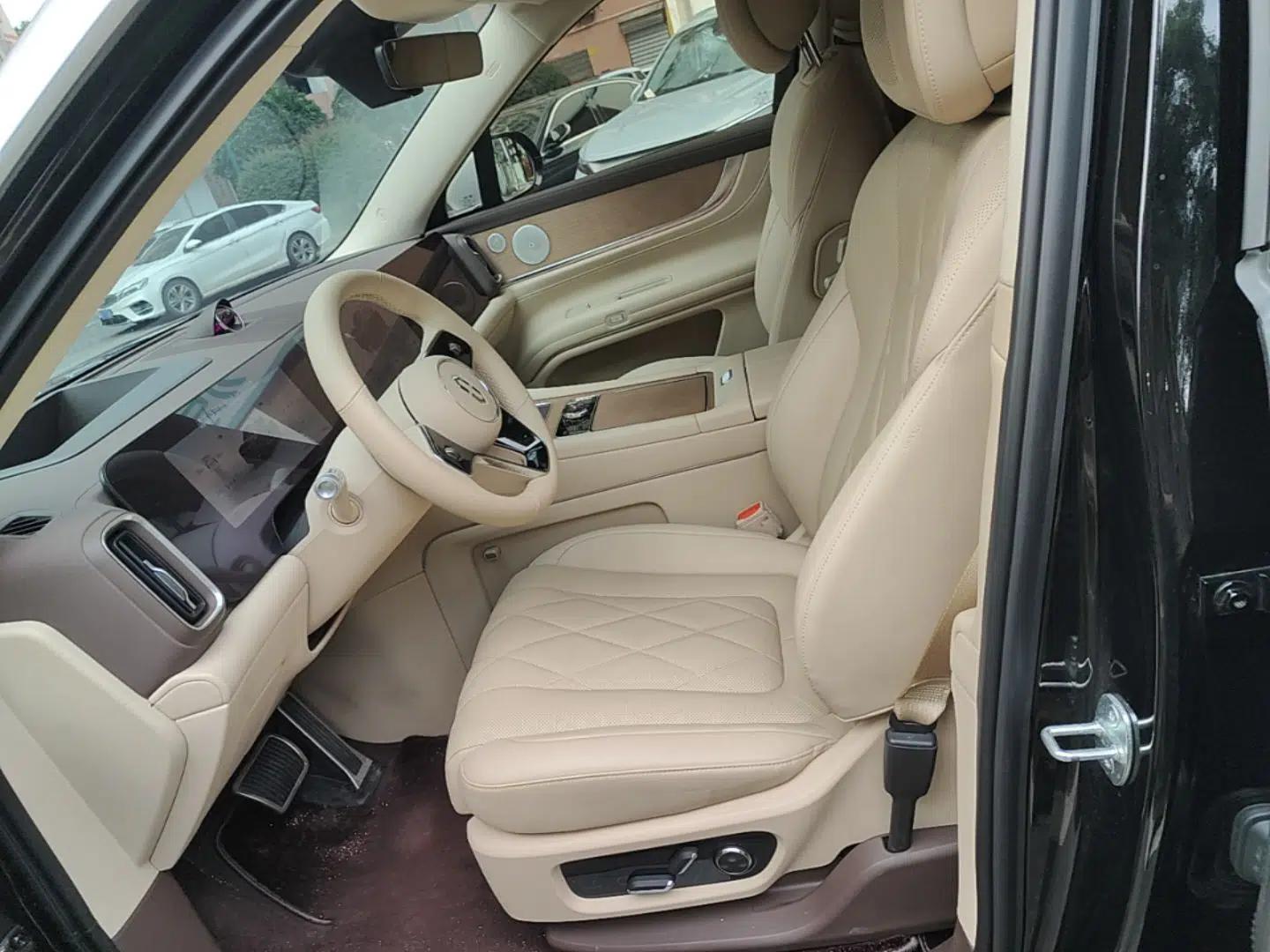 Hima AITO M9 2024 Range-Extended Max Edition 42 kWh 6-Seater Version — миниатюра 17