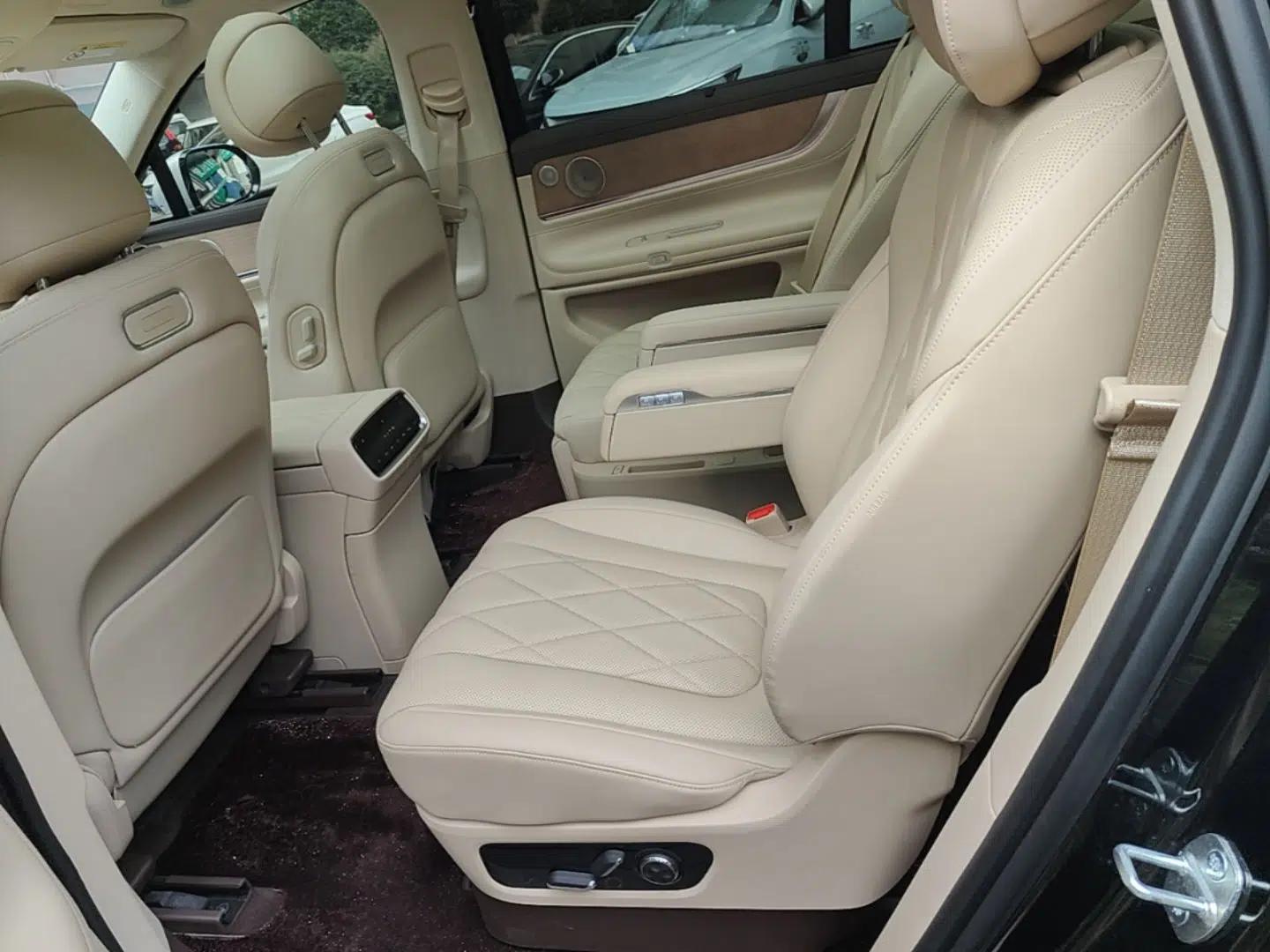 Hima AITO M9 2024 Range-Extended Max Edition 42 kWh 6-Seater Version — миниатюра 20