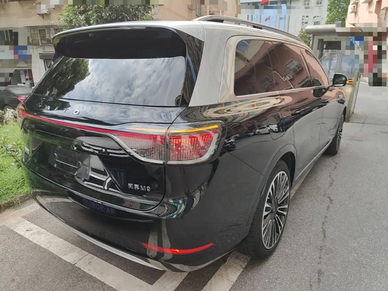 Hima AITO M9 2024 Range-Extended Max Edition 42 kWh 6-Seater Version — миниатюра 6