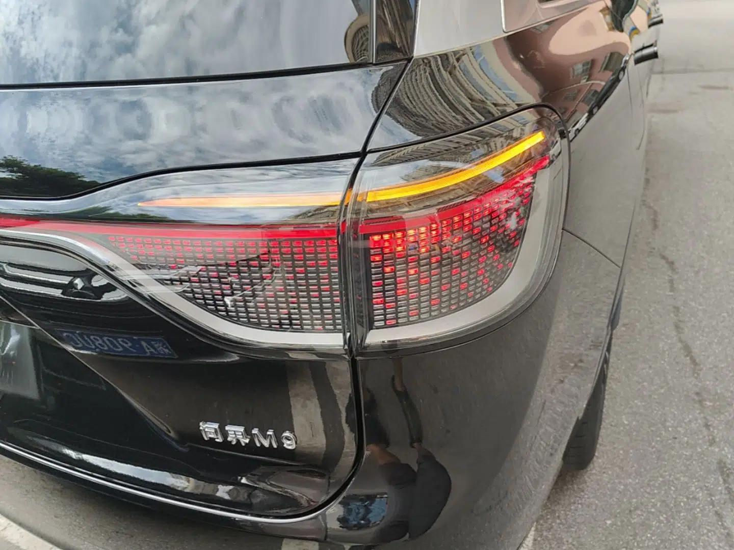 Hima AITO M9 2024 Range-Extended Max Edition 42 kWh 6-Seater Version — миниатюра 9