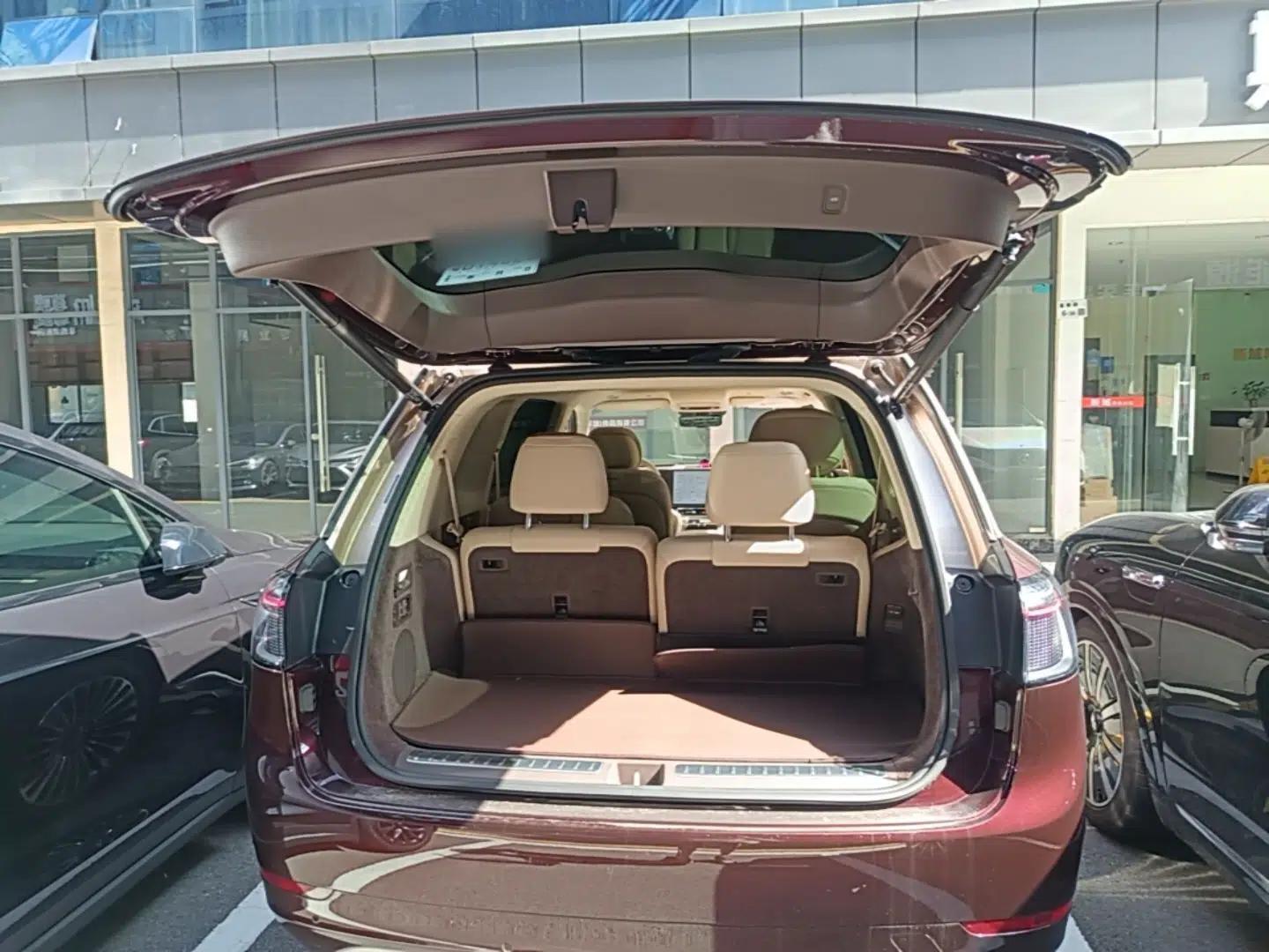 Hima AITO M9 2025 Extended-Range Ultra Version 52 kWh 6-Seater — миниатюра 27