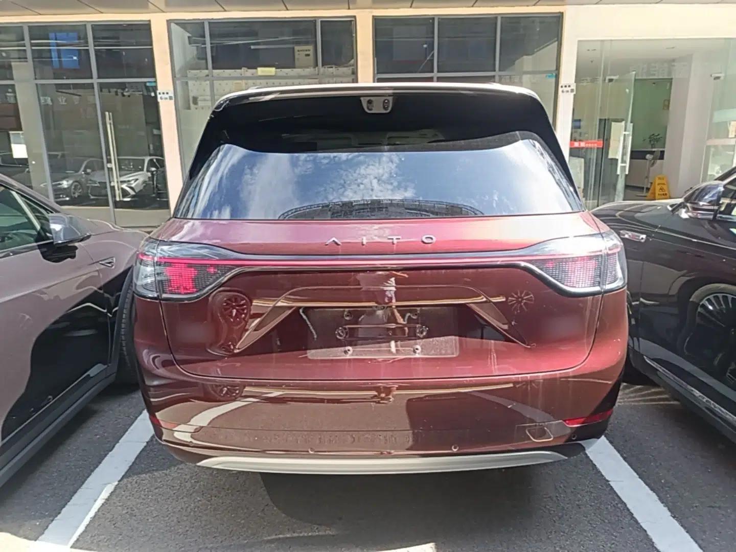 Hima AITO M9 2025 Extended-Range Ultra Version 52 kWh 6-Seater — миниатюра 5