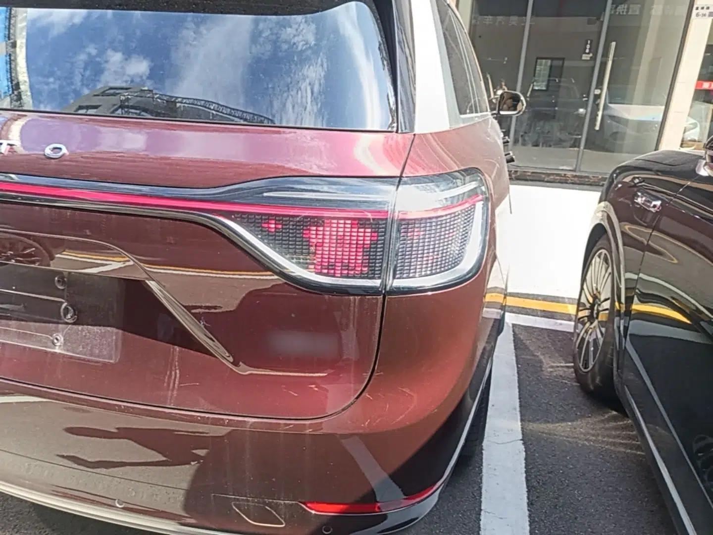 Hima AITO M9 2025 Extended-Range Ultra Version 52 kWh 6-Seater — миниатюра 9
