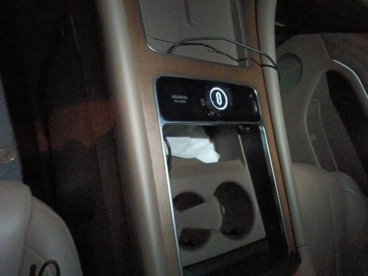 Hima AITO M9 2024 All-Electric Ultra Version 100 kWh 6-Seater Model — миниатюра 14
