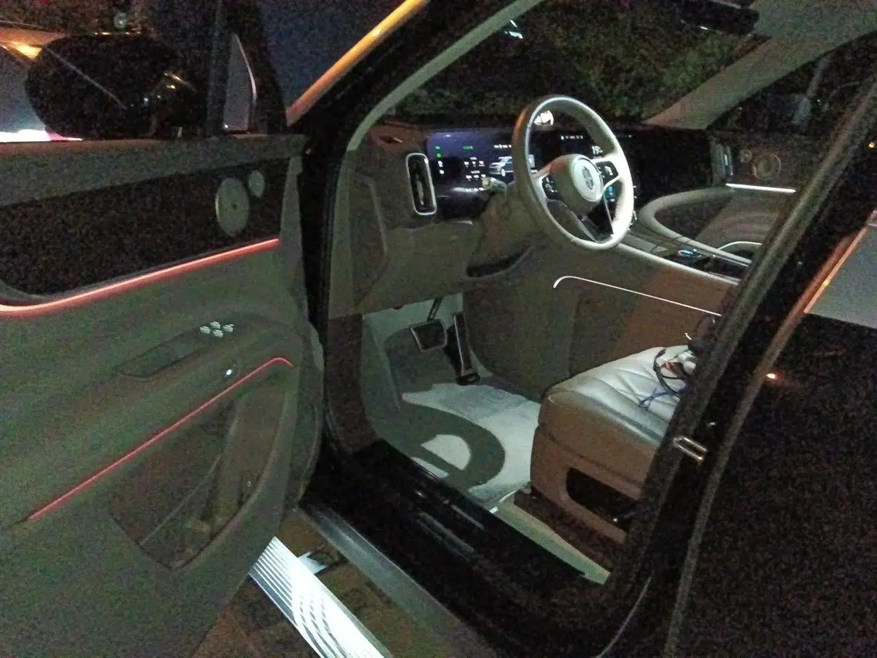 Hima AITO M9 2024 All-Electric Ultra Version 100 kWh 6-Seater Model — миниатюра 16