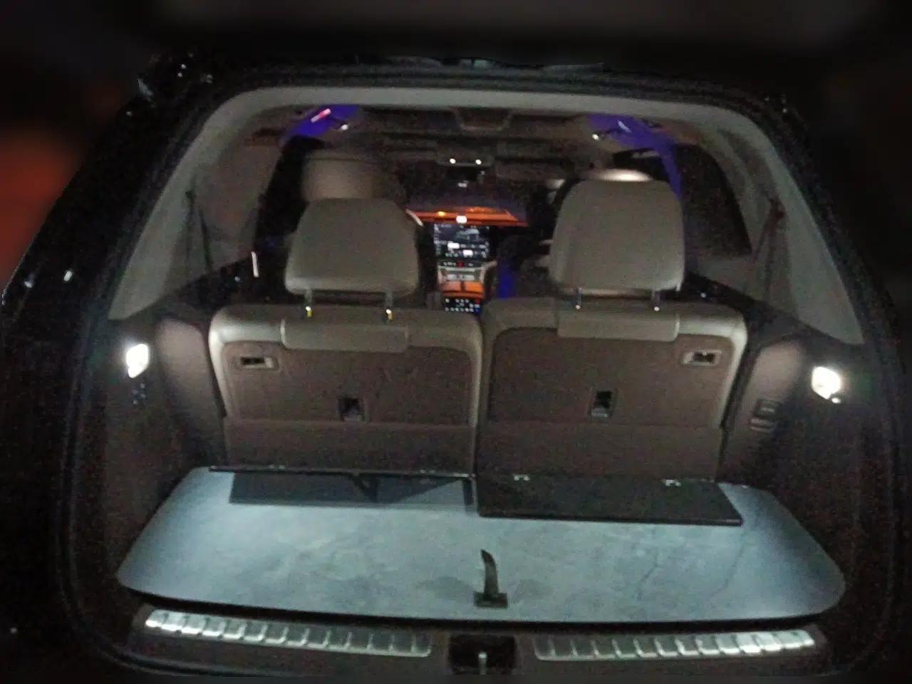 Hima AITO M9 2024 All-Electric Ultra Version 100 kWh 6-Seater Model — миниатюра 19