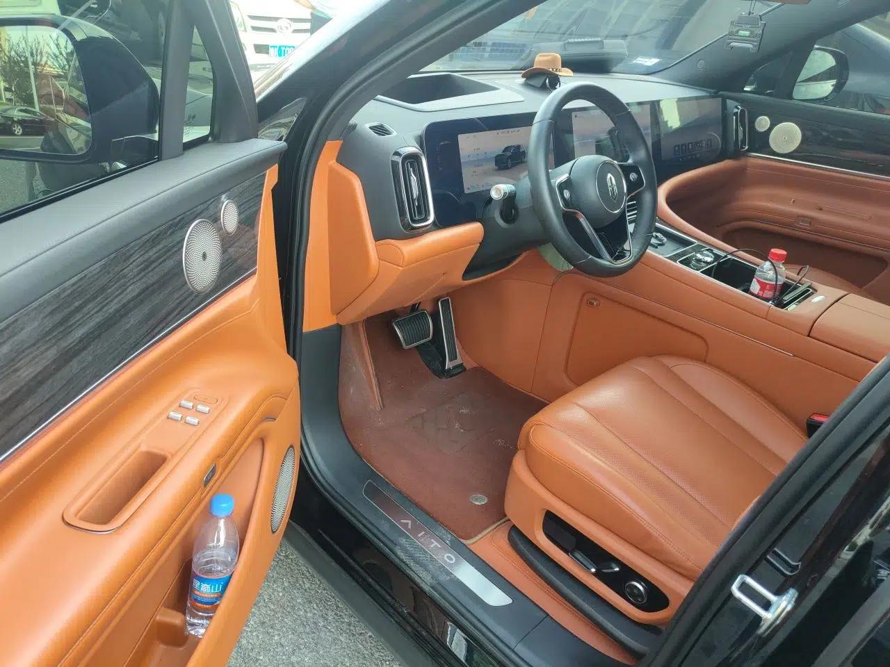 Hima AITO M9 2024 Range-Extended Ultra Version 52 kWh 6-Seater Model — миниатюра 16