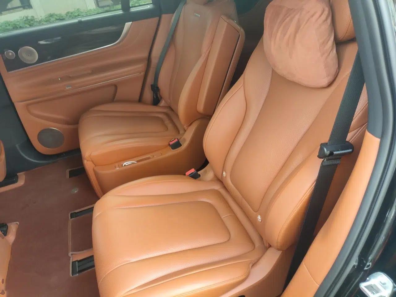 Hima AITO M9 2024 Range-Extended Ultra Version 52 kWh 6-Seater Model — миниатюра 17