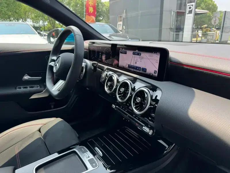 Mercedes-Benz CLA (Imported) 2024 CLA 200 Four-Door Coupe — миниатюра 12
