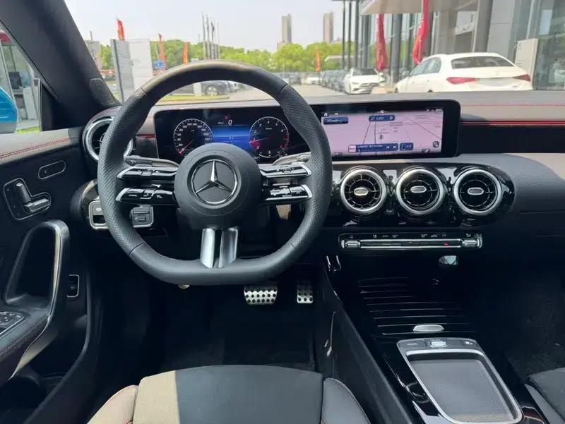 Mercedes-Benz CLA (Imported) 2024 CLA 200 Four-Door Coupe — миниатюра 16