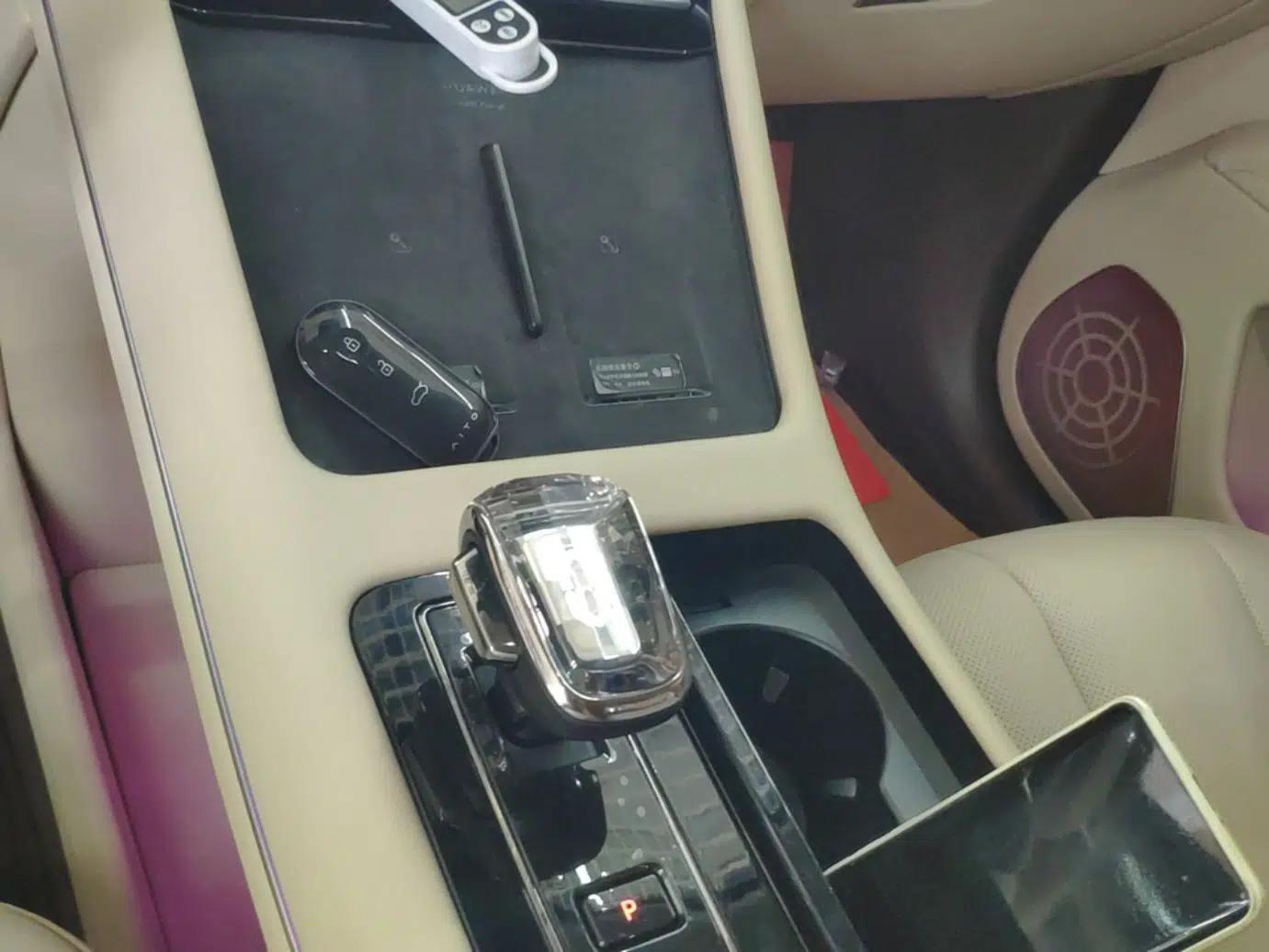 Hima AITO M7 2024 1.5T Intelligent Driving 4WD Max Edition 5 Seats — миниатюра 16