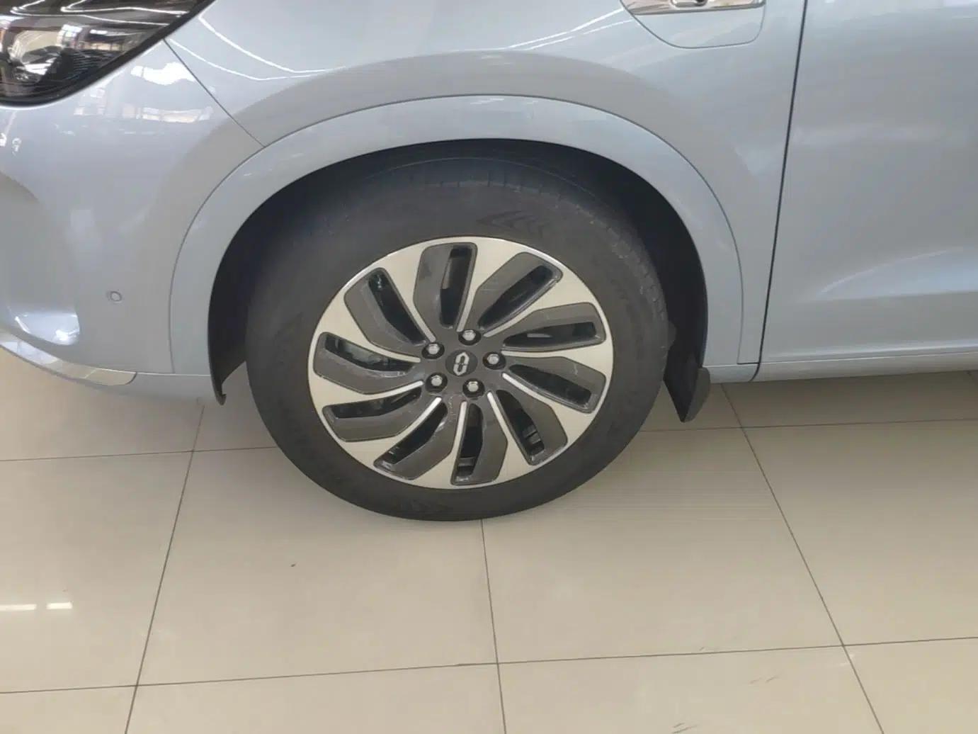 Hima AITO M7 2024 1.5T Intelligent Driving 4WD Max Edition 5 Seats — миниатюра 10