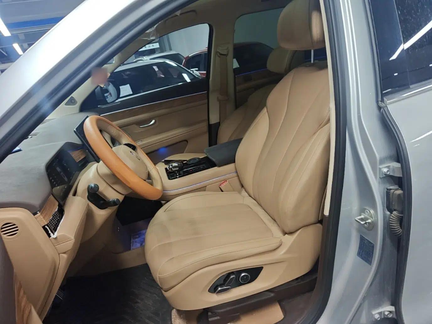 Hima AITO M7 2024 1.5T Rear-Drive Plus Version 5 Seats — миниатюра 17