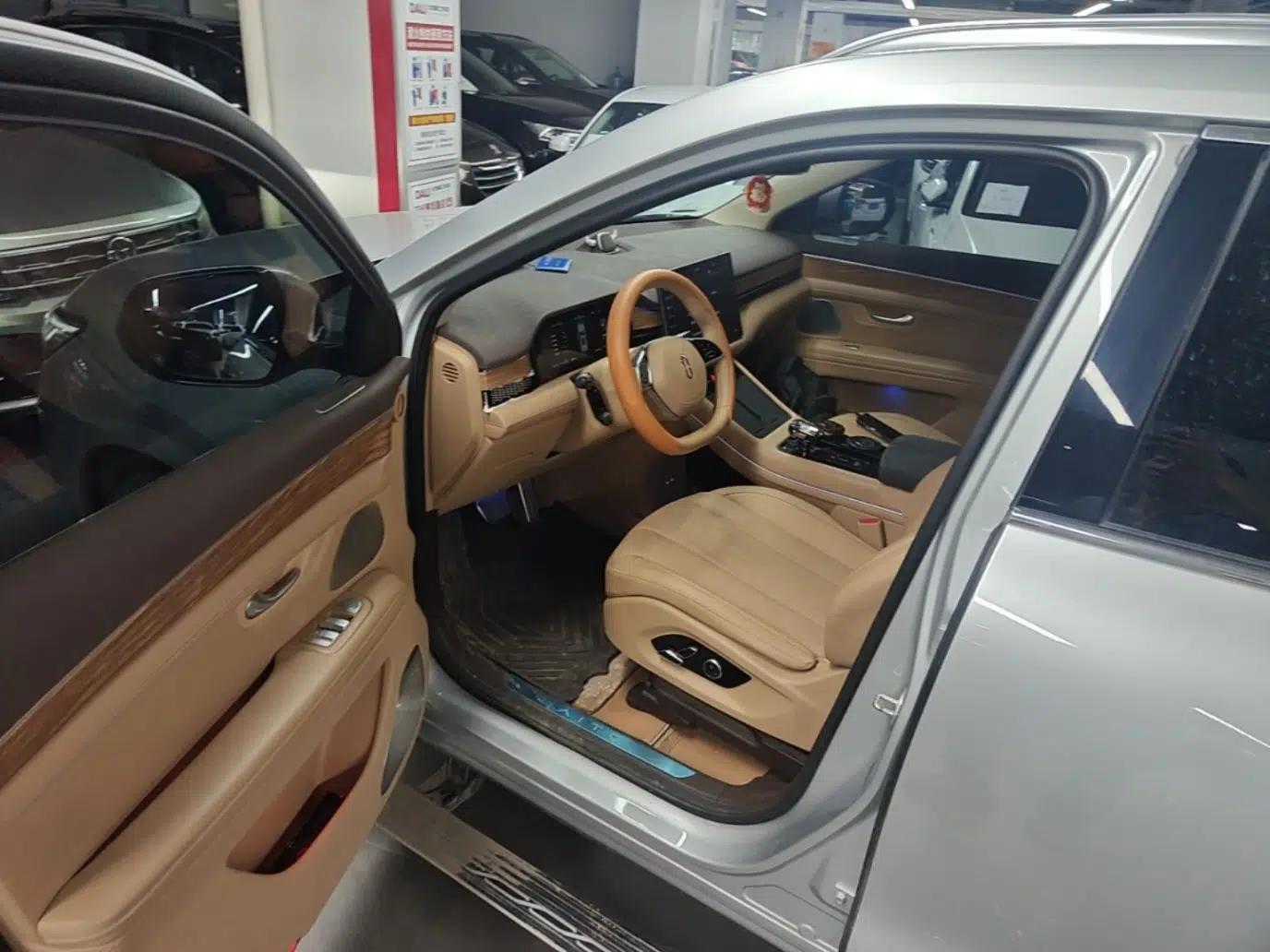Hima AITO M7 2024 1.5T Rear-Drive Plus Version 5 Seats — миниатюра 18