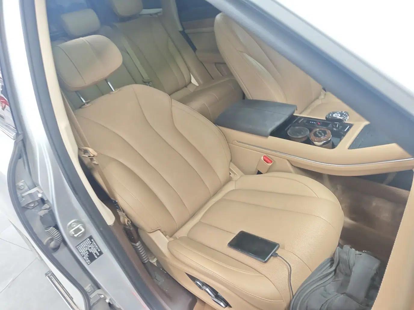 Hima AITO M7 2024 1.5T Rear-Drive Plus Version 5 Seats — миниатюра 19