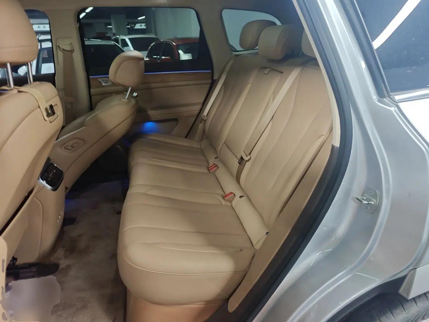 Hima AITO M7 2024 1.5T Rear-Drive Plus Version 5 Seats — миниатюра 20