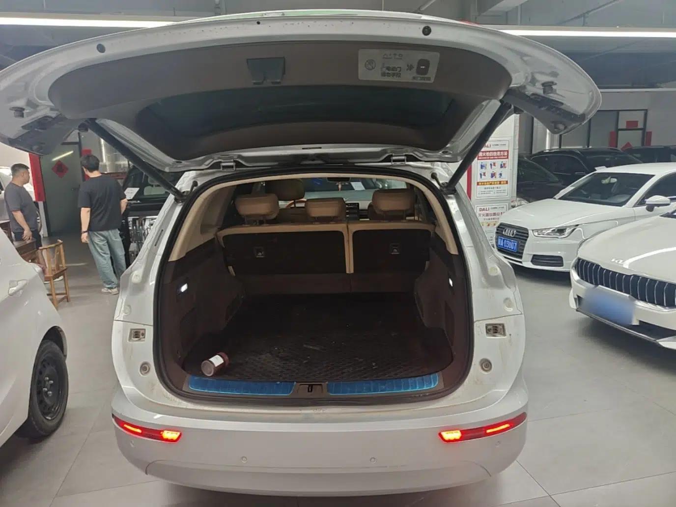 Hima AITO M7 2024 1.5T Rear-Drive Plus Version 5 Seats — миниатюра 22