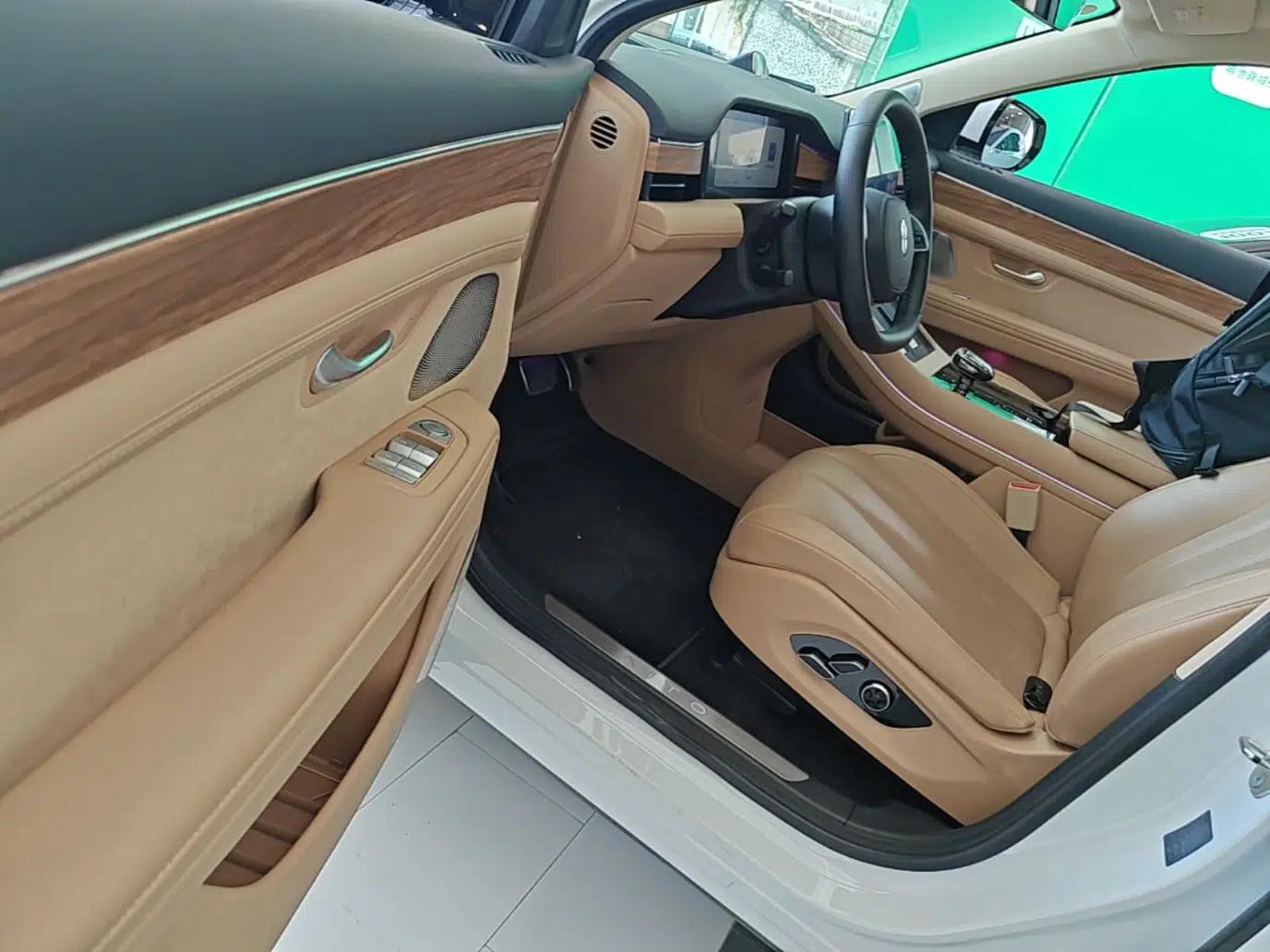 Hima AITO M7 2022 1.5T Four-Wheel Drive Luxury Edition — миниатюра 18