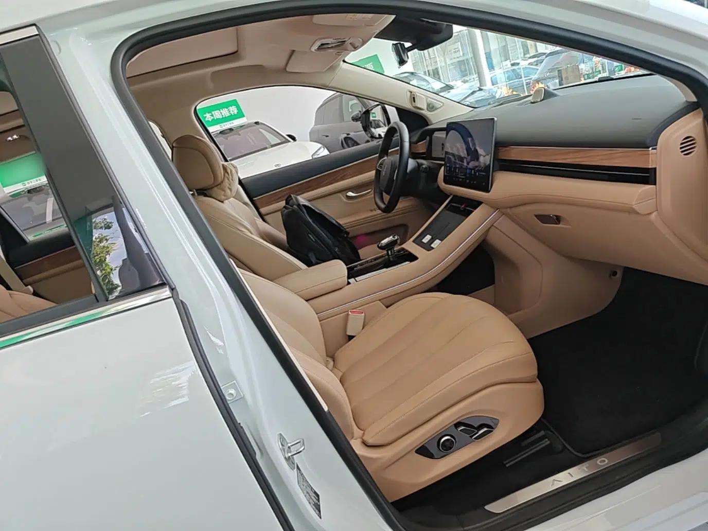 Hima AITO M7 2022 1.5T Four-Wheel Drive Luxury Edition — миниатюра 19