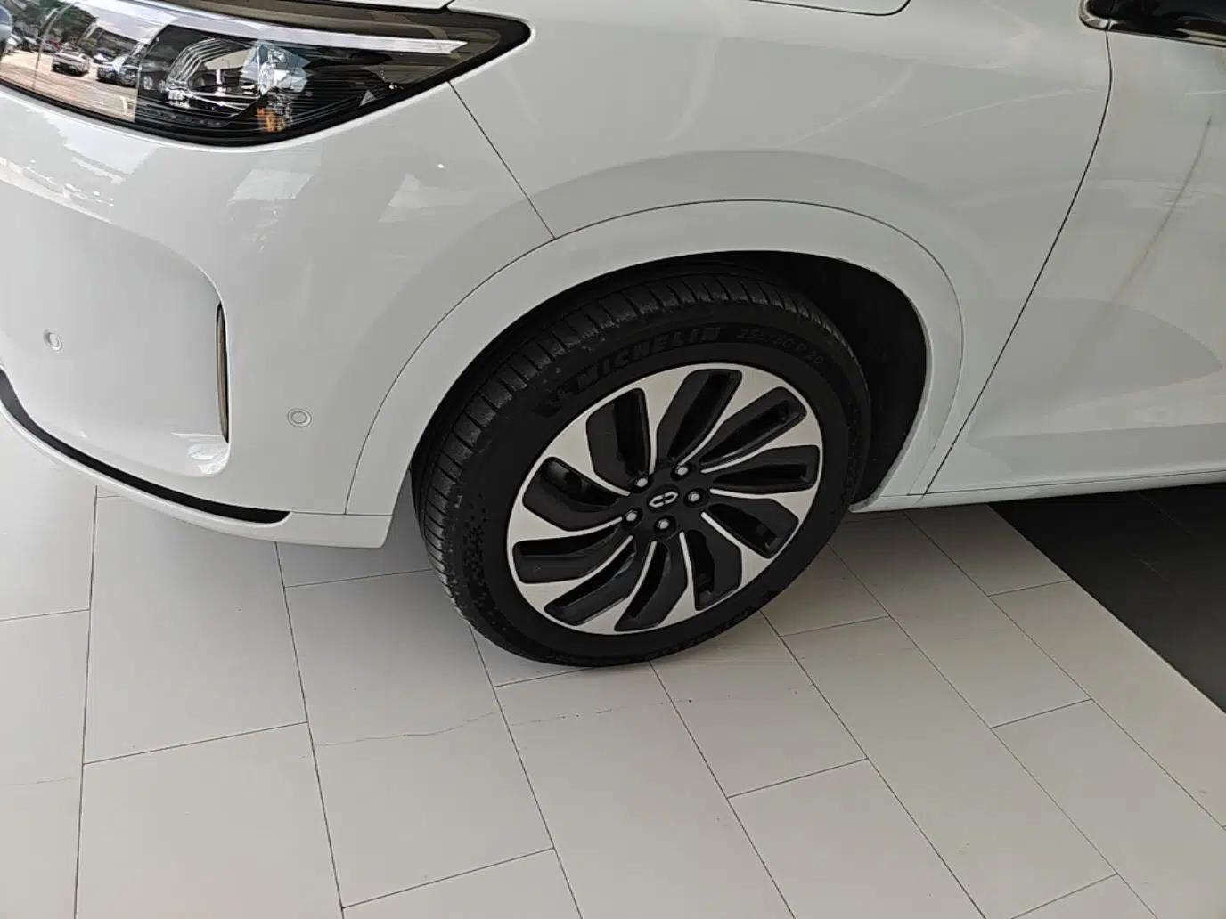 Hima AITO M7 2022 1.5T Four-Wheel Drive Luxury Edition — миниатюра 10