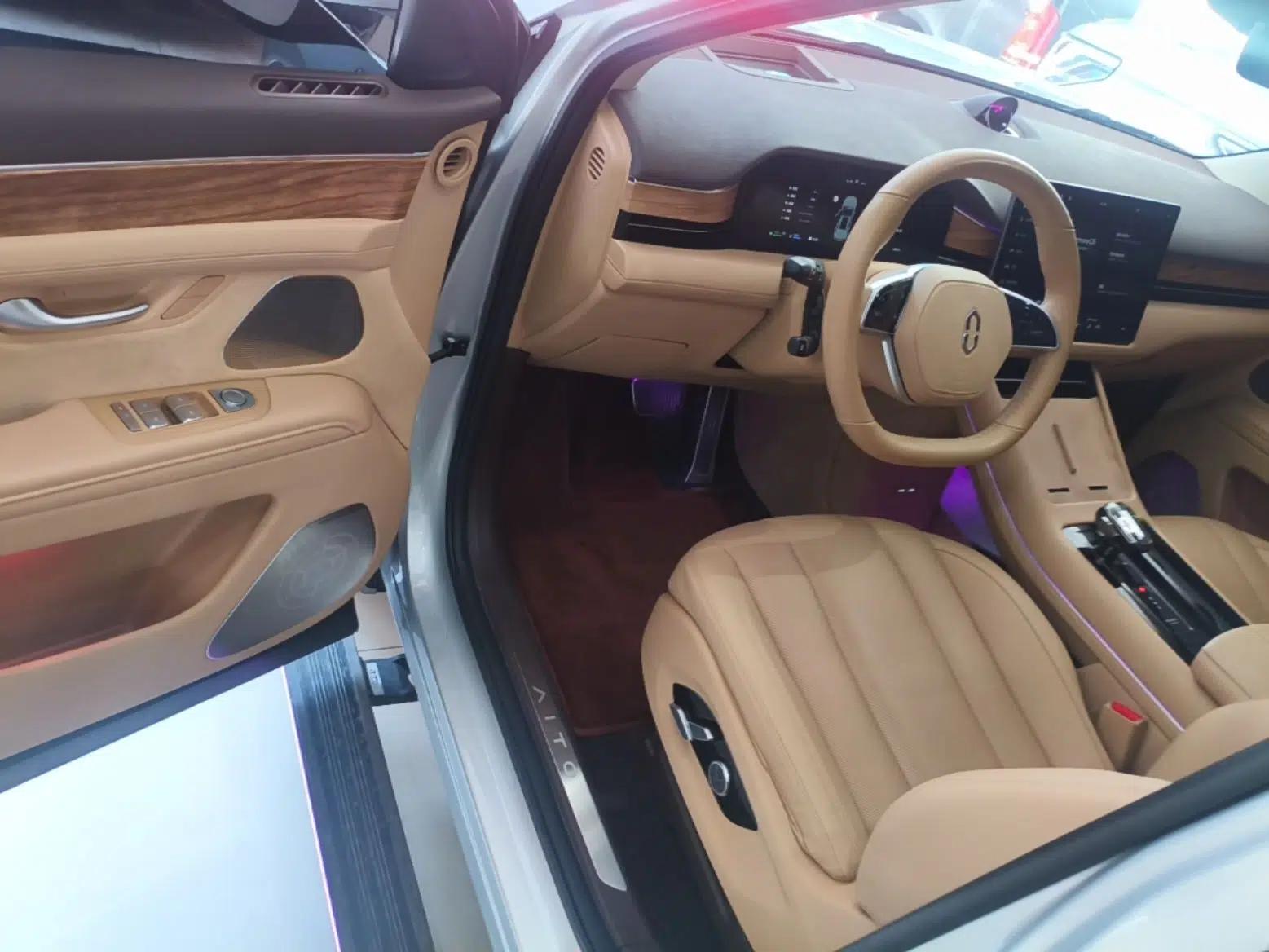Hima AITO M7 2024 1.5T Intelligent Driving 4WD Ultra Version 6 Seats — миниатюра 18