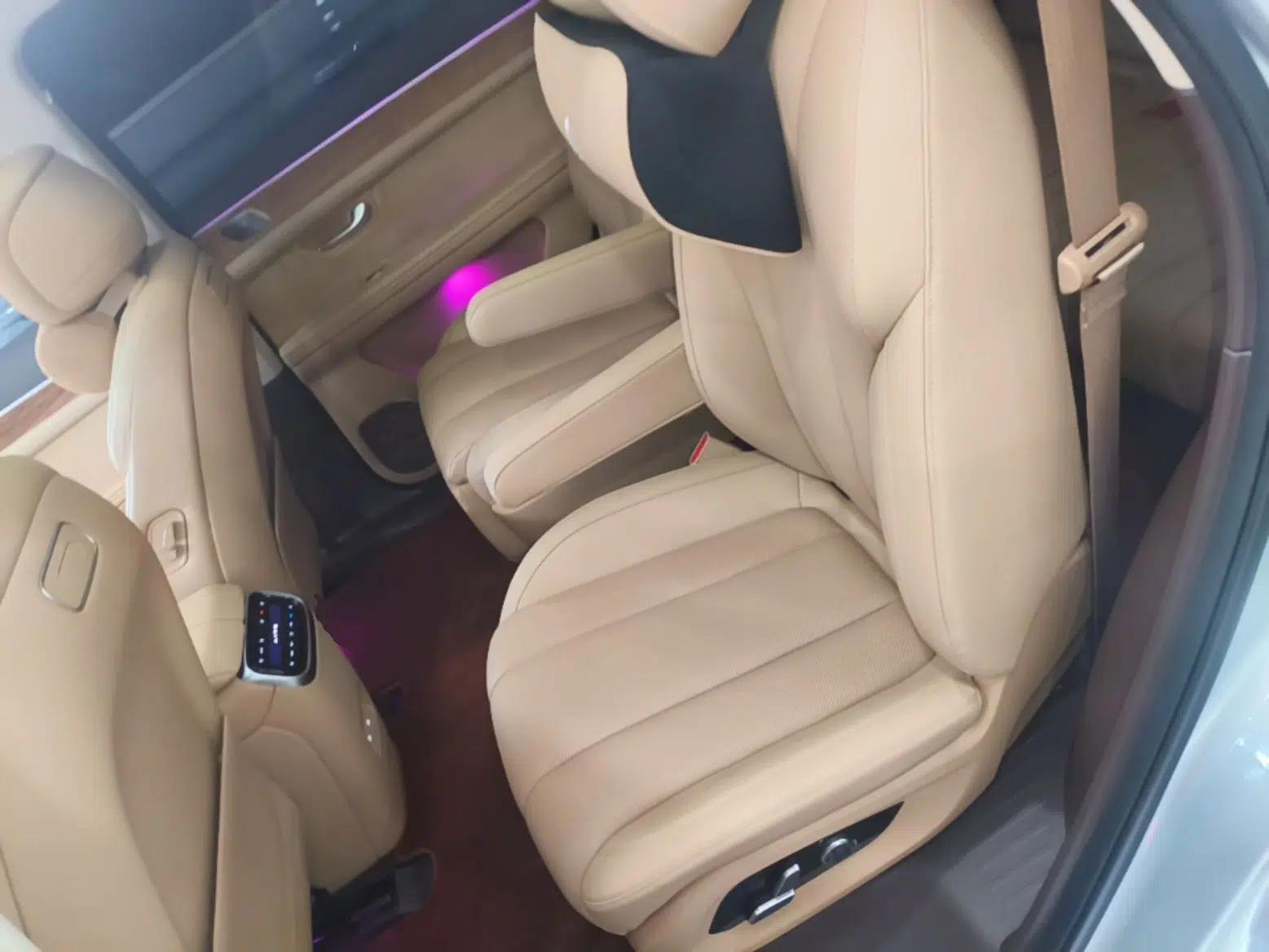 Hima AITO M7 2024 1.5T Intelligent Driving 4WD Ultra Version 6 Seats — миниатюра 20