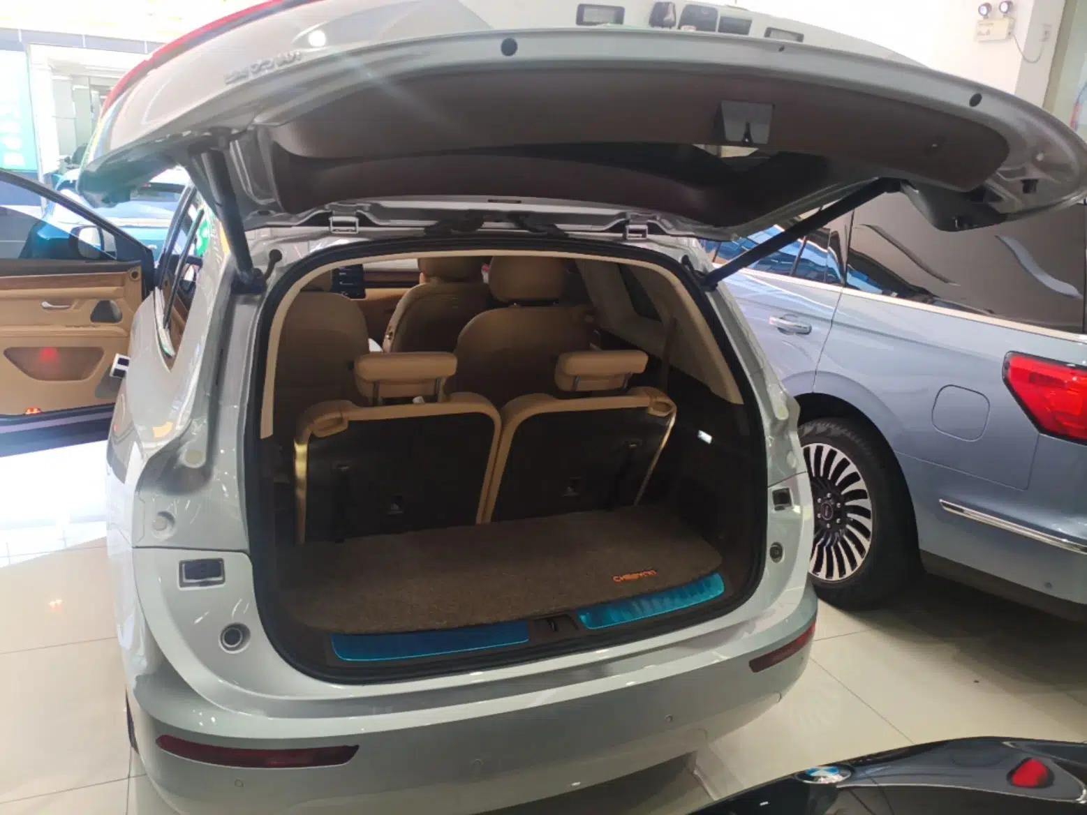 Hima AITO M7 2024 1.5T Intelligent Driving 4WD Ultra Version 6 Seats — миниатюра 22