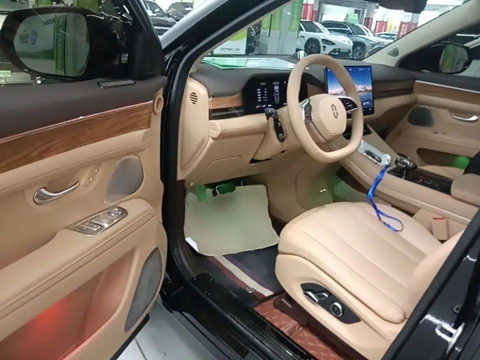 Hima AITO M7 2024 1.5T Rear-Drive Plus Version 5 Seats — миниатюра 18