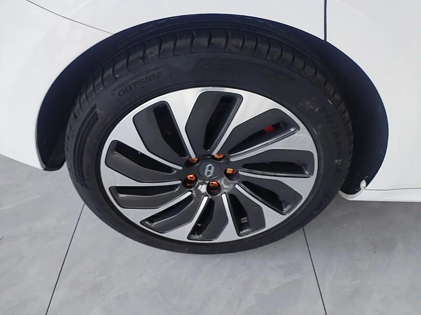 Hima AITO M5 2022 Extended-Range Four-Wheel Drive Performance Version — миниатюра 11