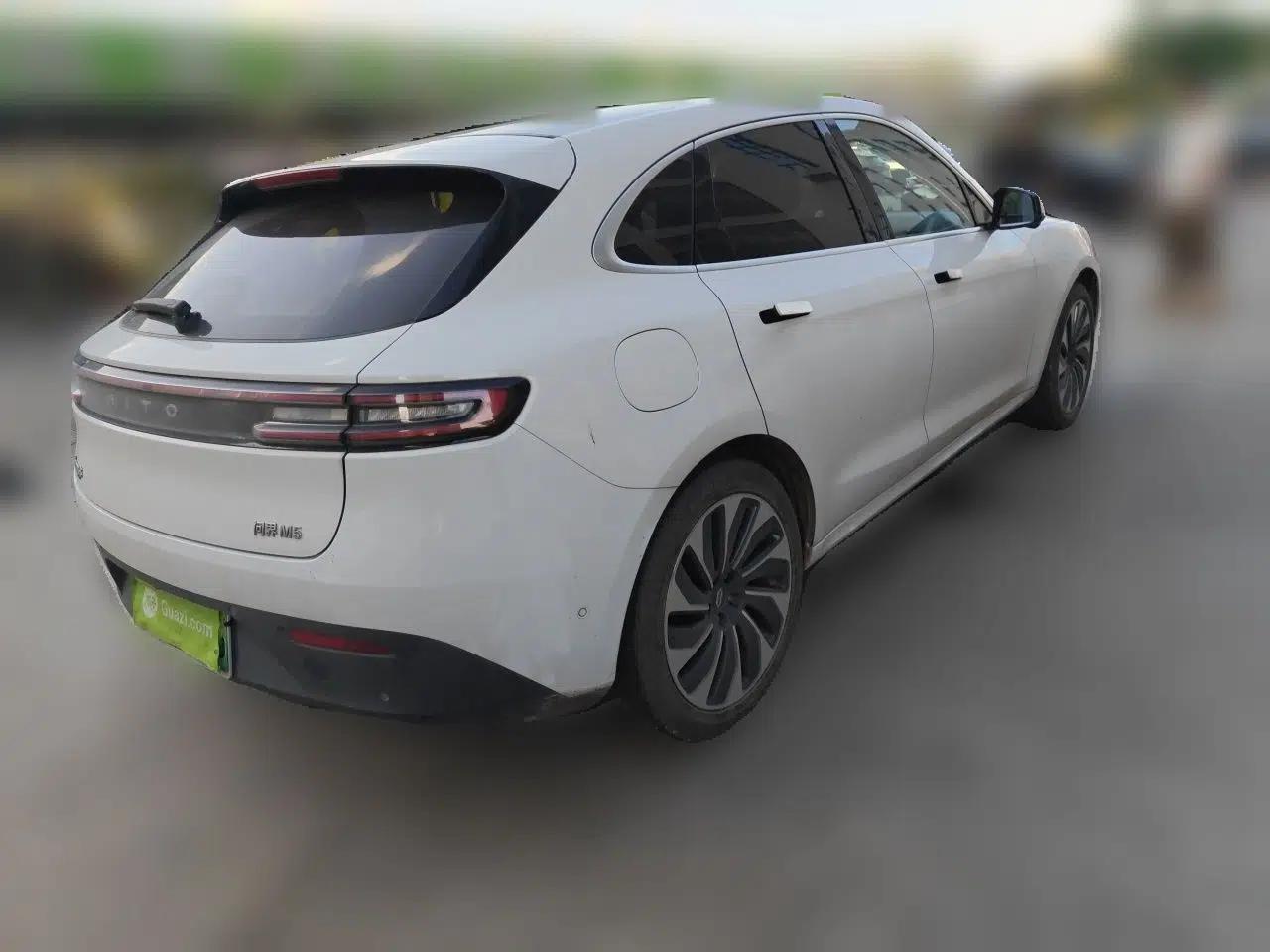 Hima AITO M5 2022 Extended-Range Four-Wheel Drive Performance Version — миниатюра 6